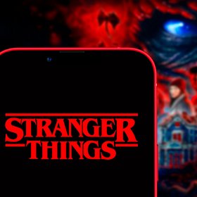 Во время съемок нового сезона «Очень странных дел» использовали технологию цифрового омоложения, так как актеры повзрослели за три года перерыва