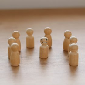 Ученые: пессимистов в мире стало слишком много и это угрожает мировой экономике