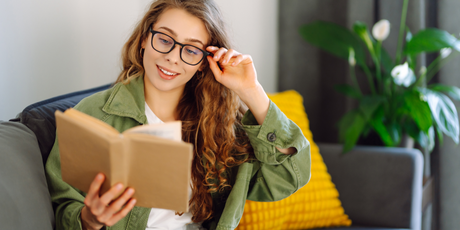 24% людей сразу напишут человеку на сайте знакомств, если у них в профиле есть фото с книгой