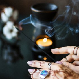 Как выбрать ароматы для дома — и не опасны ли они для здоровья