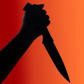 Китаянка выжила после 22 ударов ножом благодаря грудным имплантам