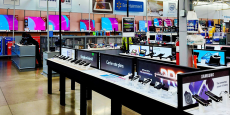 Росаккредитация аннулировала сертификаты импортной техники, одежды и обуви