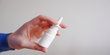 Ученые заявили о создании назального спрея, который улучшает память и замедляет старение мозга