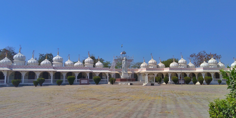 В Индии уволили 7 инженеров после завершения стройки моста под углом 90 градусов