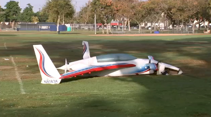 легкий самолет разбит