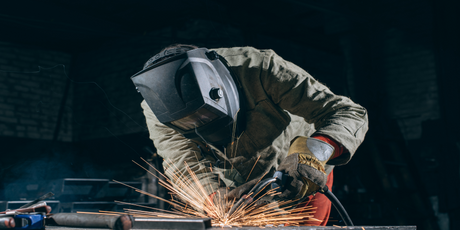 267 тысяч руб. в месяц — средняя предлагаемая зарплата сварщиков