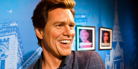 В соцсетях вирусится конспирологическая теория о том, что Джима Керри заменили двойником