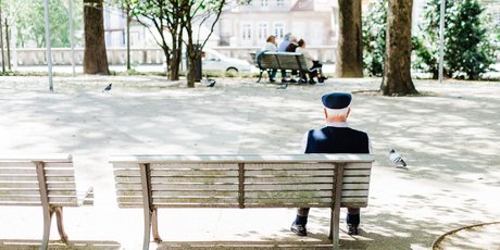 «Тебе уже 30, а ты все еще не…»: почему мы считаем, что нам поздно начинать что-то новое