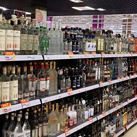 «Миллионы не самых красивых российских женщин станут более несчастными», — специалист по маркетингу крепкого алкоголя Руслан Брагин рассказал о последствиях повышения возраста продажи алкоголя