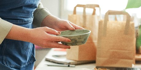 Как заработать на своем хобби: 7 платформ, где можно продавать ручную работу и не только
