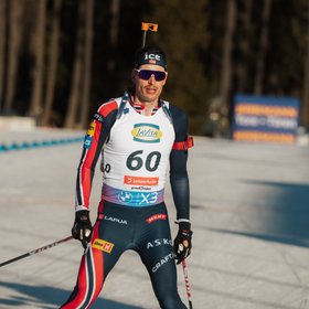 Бронзовый призер Олимпиады-2026 по биатлону после гонки попросил у своей девушки прощения за измену